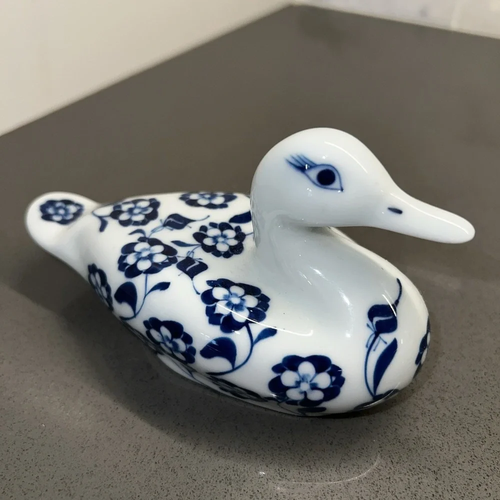 N/A blue white